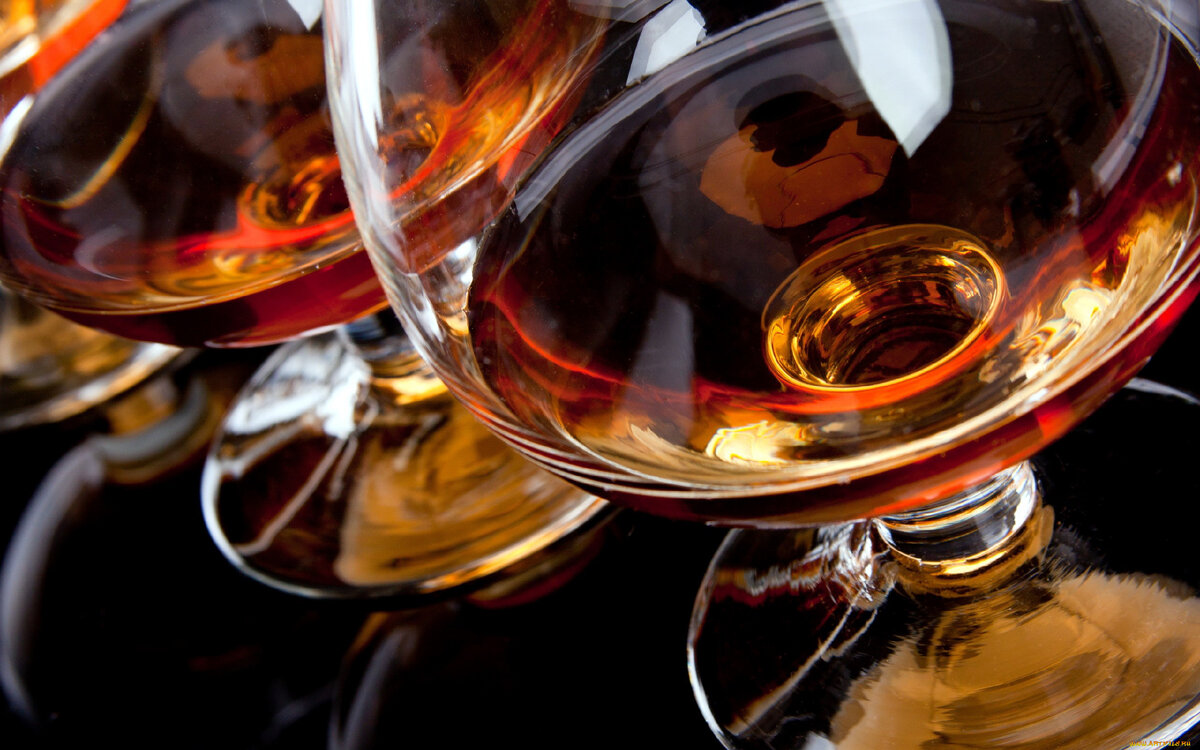 Коньяк (с) artfile.ru/i.php?i=1118885