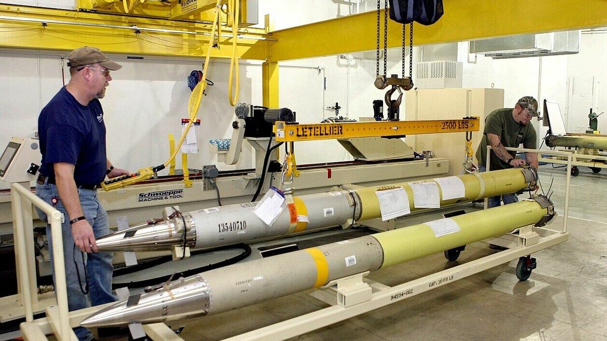     Американцы не рискнут поставлять дальнобойное оружие Украине из-за того, что потом будет очень сложно врать, сообщил RostovGazeta политик и публицист, депутат Госдумы Анатолий Вассерман.