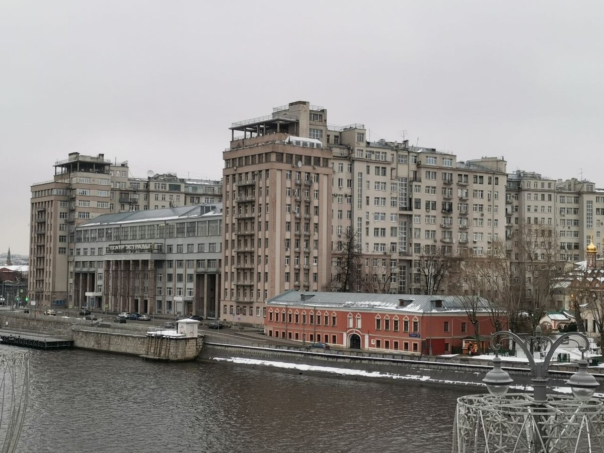 Вид с Патриаршего моста