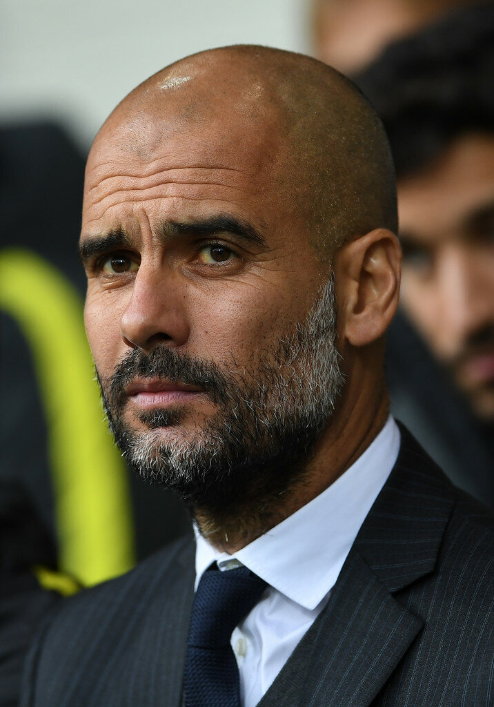 Испанский полузащитник «Арсенала» Дани Себальос считает главного тренера «Манчестер Сити» Хосепа Гвардиолу лучшим тренером в истории футбола, передает DAZN. 
Себальос, права на которого принадлежат мадридскому «Реалу», в позитивном ключе оценил работу главного тренера лондонской команды Микеля Артеты, отметив, что он учился у лучшего — до того, как возглавить «Арсенал», специалист на протяжении двух лет работал помощником Гвардиолы в «Манчестер Сити».

«Он учился у того, кто, вероятно, является лучшим тренером в истории футбола. У него есть несколько основных концепций и менталитет победителя. Думаю, что Артета очень скоро станет одним из лучших тренеров в Англии», — заявил футболист.

Ранее сообщалось, что Де Брейне назвал одноклубников мечты.