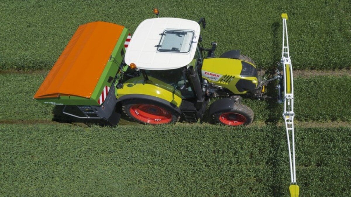 Фото:claas.co.uk  Система ISARIA смонтирована на тракторе Claas