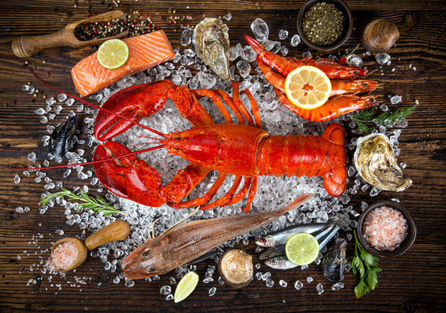 Морепродукты - крабы, креветки, морская капуста, рыба очень полезны для щитовидной железы. К  сожалению, они не частые гости на нашем столе. Очень важно  поддерживать баланс йода  в организме, потому  что проблемы щитовидки обычно связывают с недостатком йода.