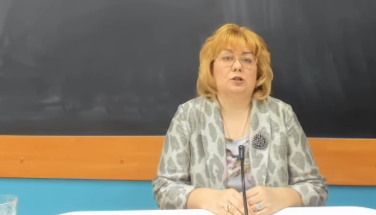 Сейчас отвечает на вопросы