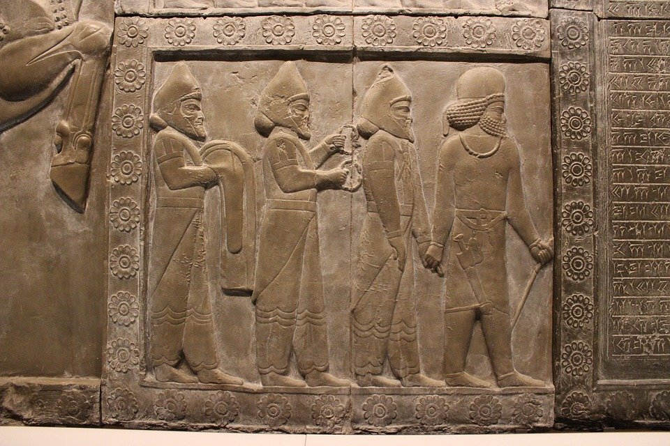 https://cdn.pixabay.com/photo/2016/11/15/19/46/assyria-1827296_960_720.jpg