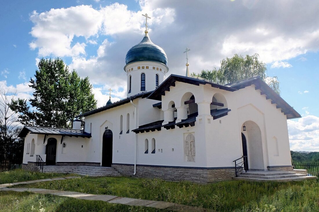 Малобюджетный храм преподобного Серафима Саровского в мкр. Кожухово (Андрей Анисимов)