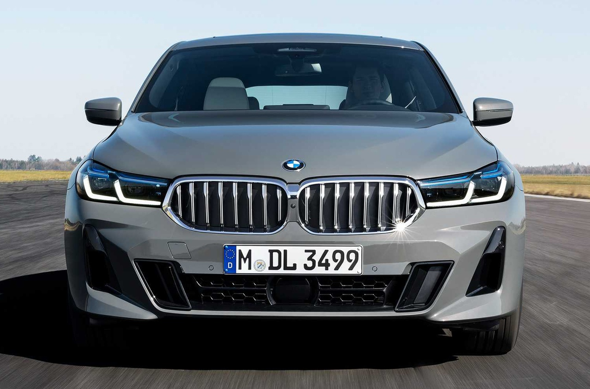 вид спереди.