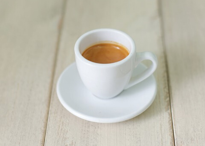 Эспрессо. На настоящем эспрессо обязательно должна быть пенка кремового цвета (использовано фото с сайта pixabay.com)