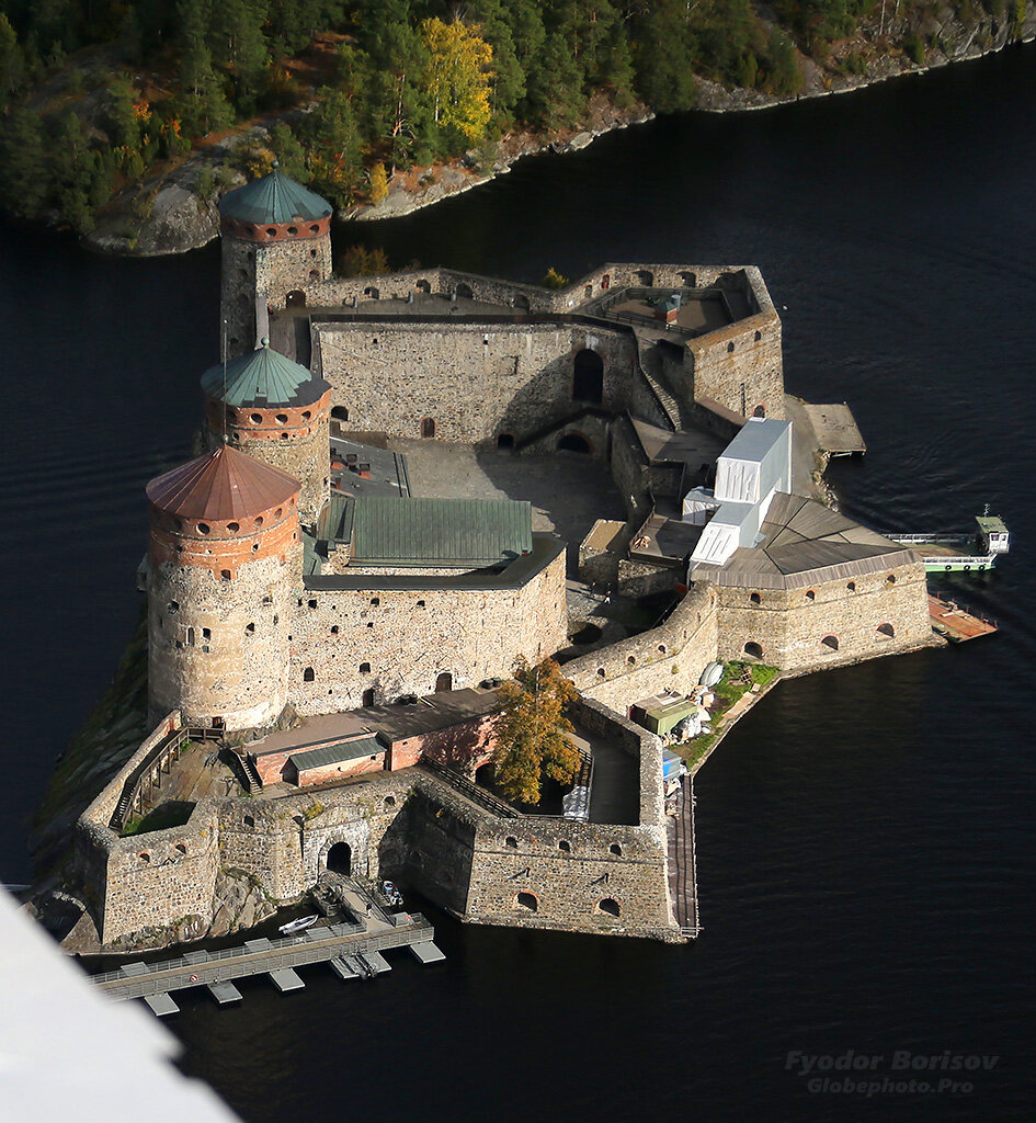 Castle rus. Крепость Олавинлинна. Замок Олавинлинна (или Олафсборг). Площадь крепости Олавинлинна. Крепость Суоми.