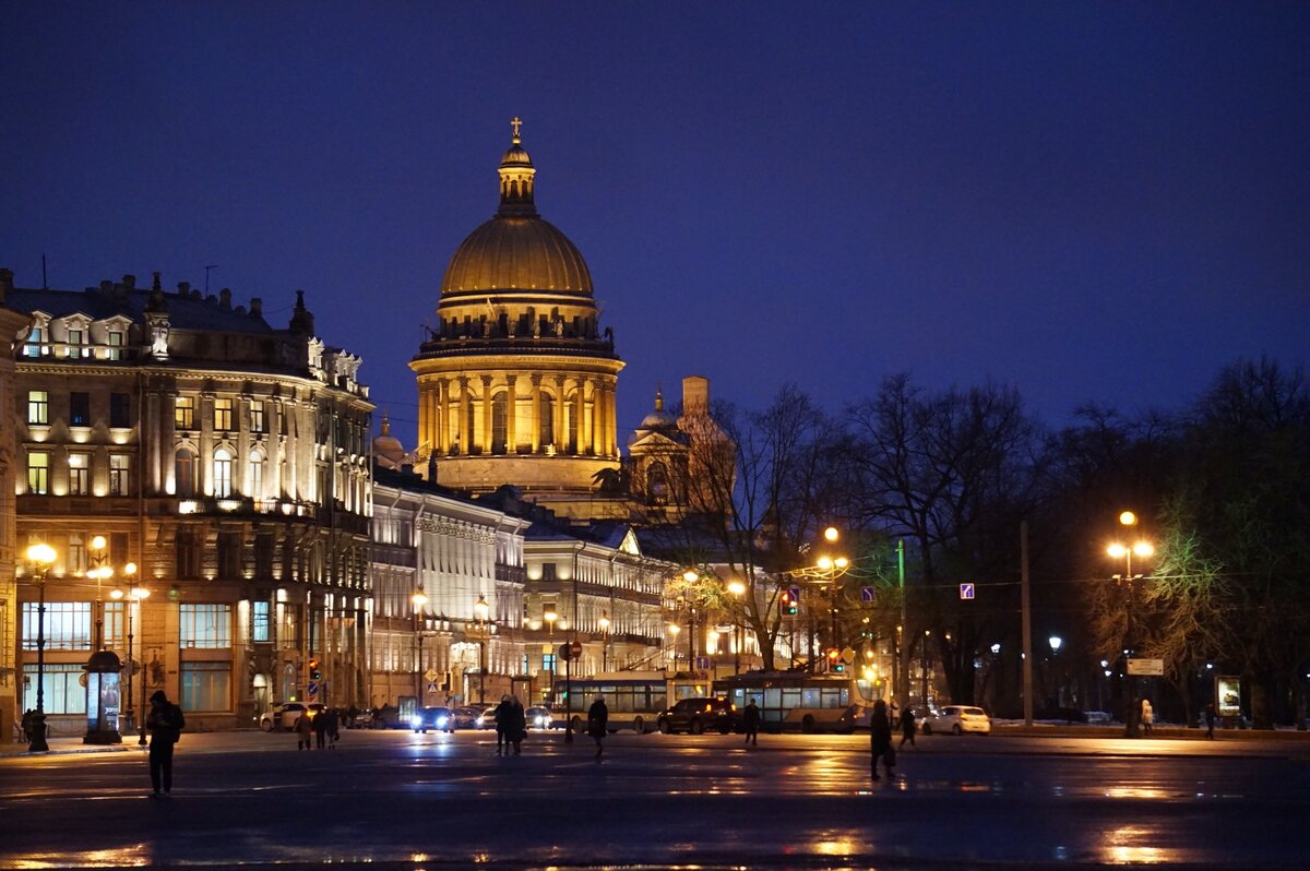 ночной невский проспект в санкт петербурге