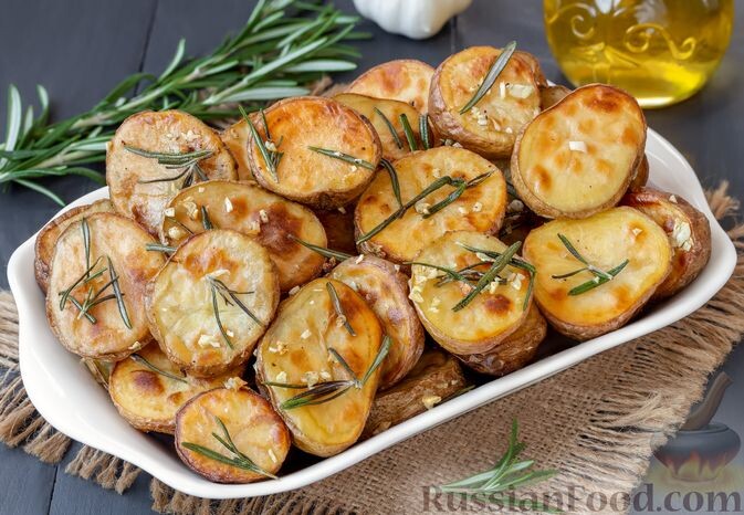картофель, масло оливковое, розмарин, чеснок, соль