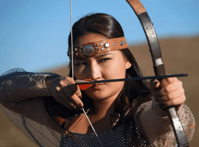 Монгольские женщины сопровождали войско в походе.