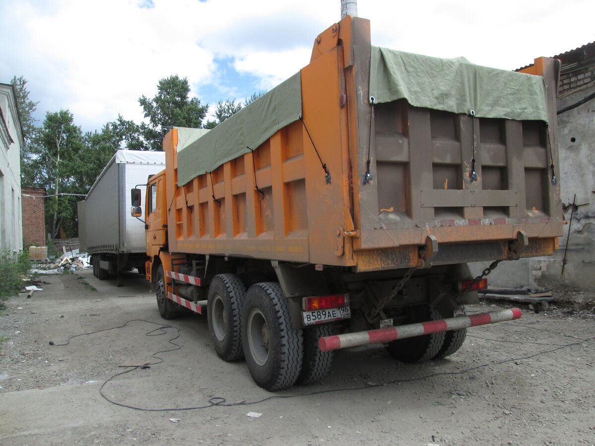 Брезентовый полог на самосвал изготовленный ООО"ГПК ЭЛИТТЕНТ"