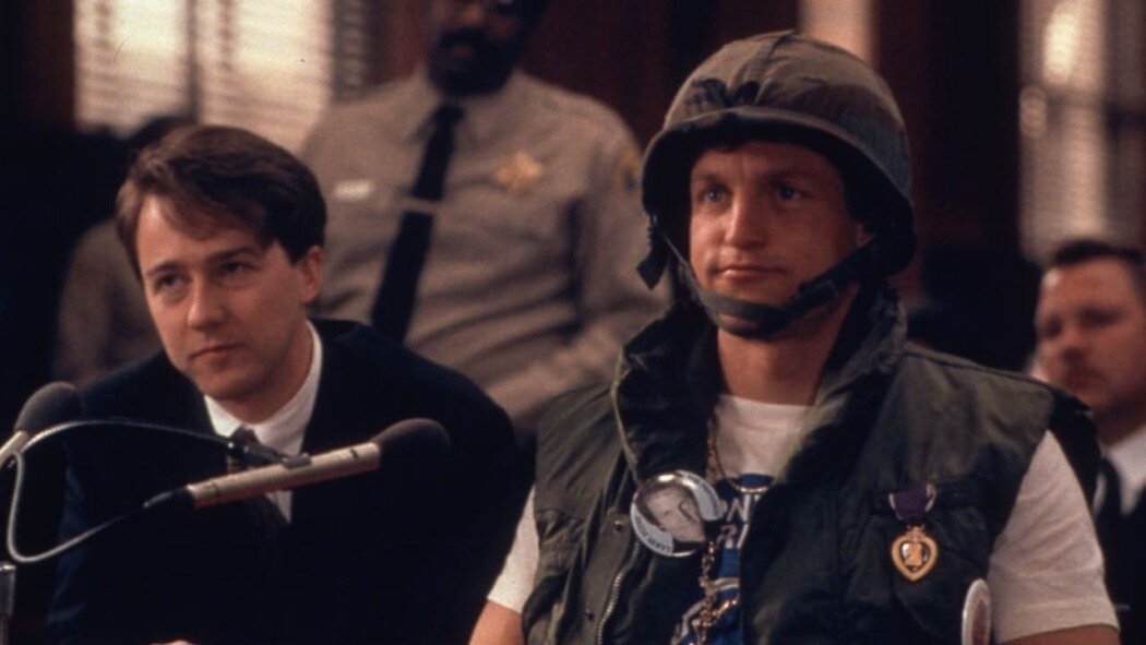 Кадр из фильма "Народ против Ларри Флинта"