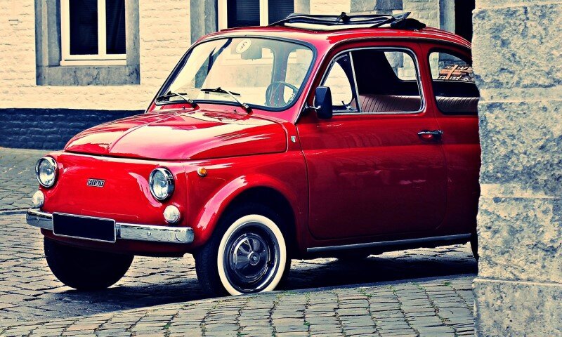 На 1 тысячу человек в России в 2020 году приходится в среднем 309 легковых авто. Фото: pixabay.com