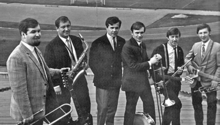 Игорь Петренко - с саксофоном