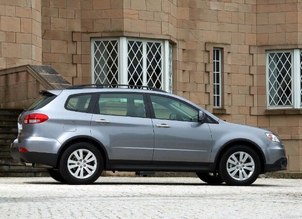 Субару Трибека рестайлинг, вид в профиль