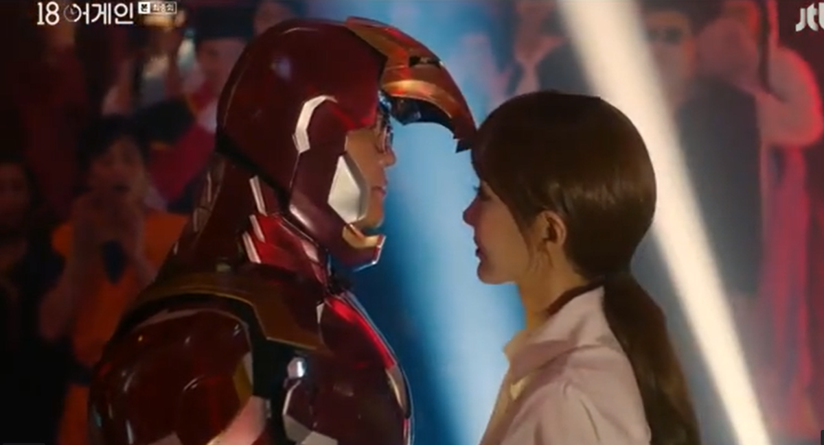  Го До Джин и учительница- два фаната, фрика, как еще их можно назвать. Они нашли друг друга)