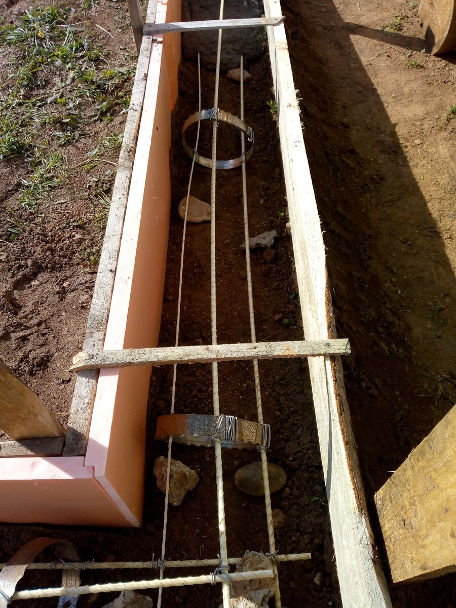 Для создания пространственного каркаса мужики с пилорамы подсказали взять пилы бу от ленточной пилорам, чем резать прутки из стеклоарматуры