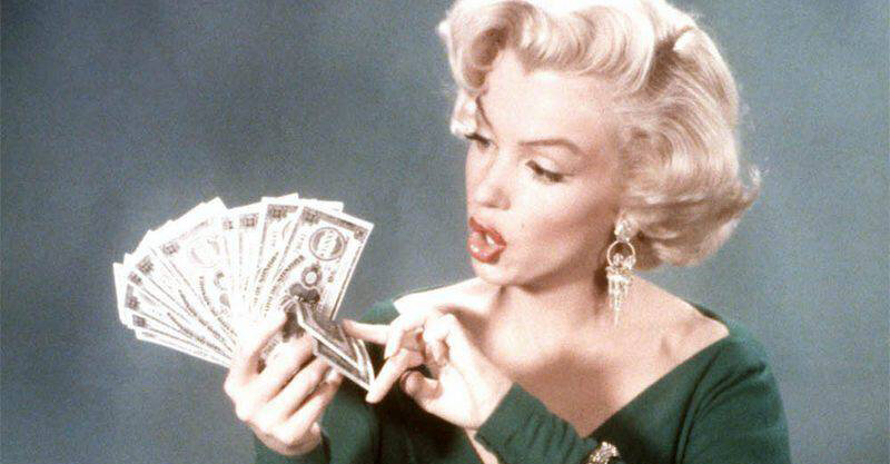 Мэрилин за любимым занятием 