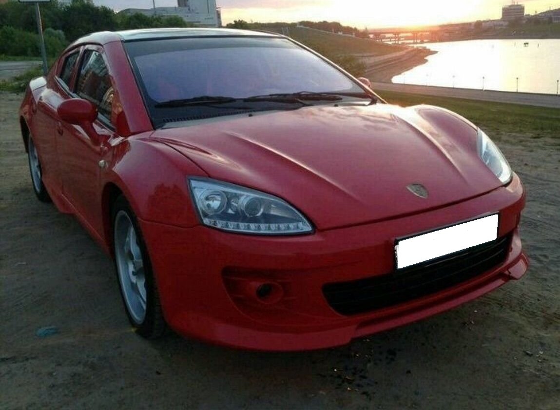 Обратите внимание на неровные стыки капота, переднего бампера и фары (иллюстрация с сайта avito.ru)