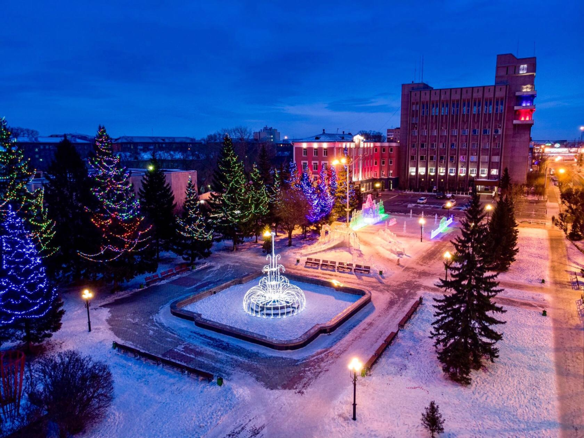 Абакан фото города. Театральная площадь Абакан. Абакан столица. Абакан центр города. Хакасия город Абакан.