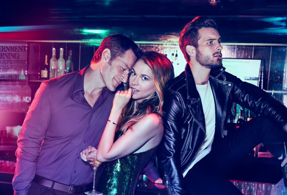 Промо «Молодая»  @kinopoisk 