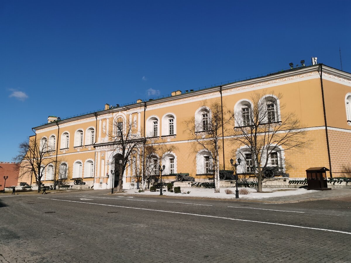 Арсенал. Построен в 1736 году в качестве военного склада и хранилища трофеев