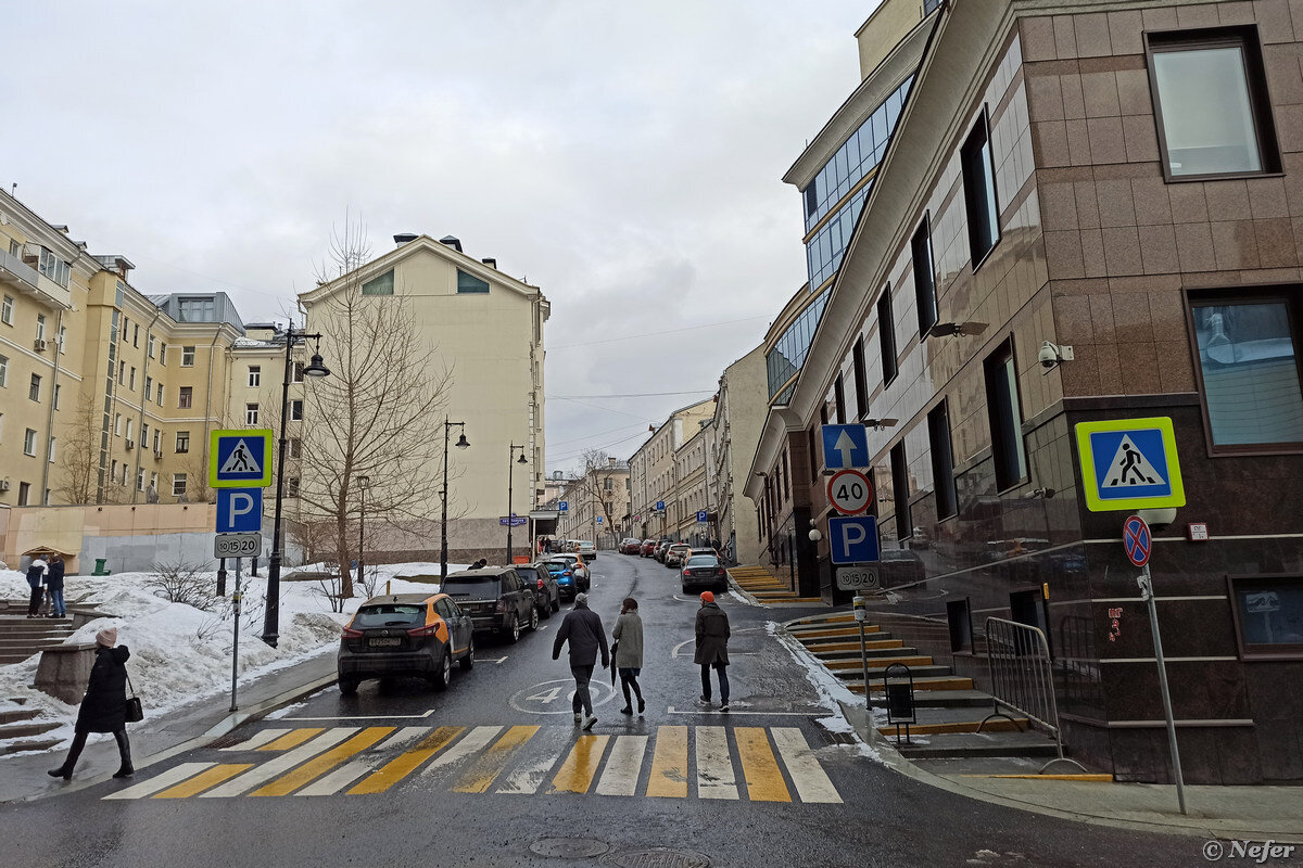 В домах белгородцев трясутся стены от проезжающих мимо машин из-за плохой дороги