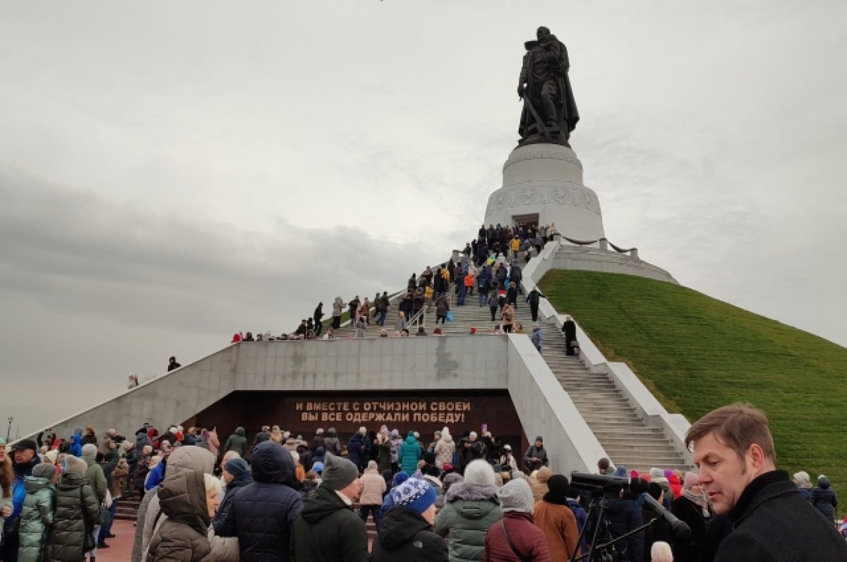 Памятник воину освободителю в кемерово фото