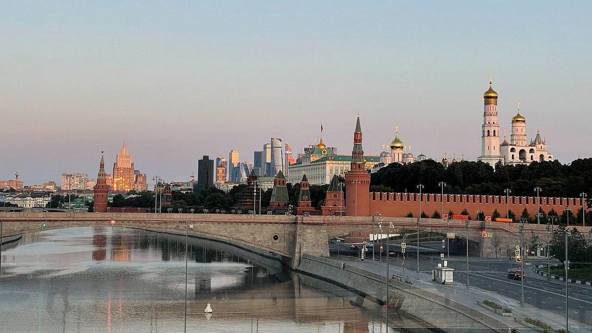 В каком году столицей страны стала москва