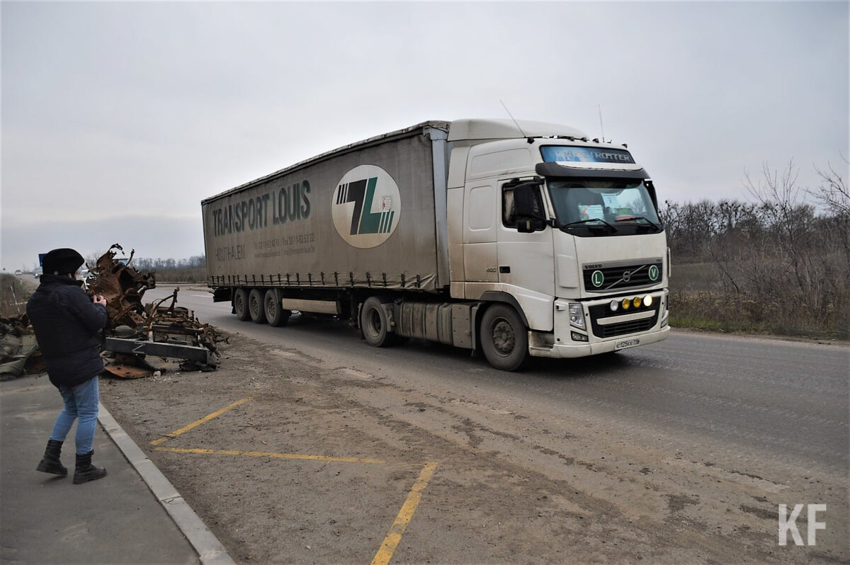    Трейлер с гуманитарной помощью из Татарстана на пути в Лисичанск.