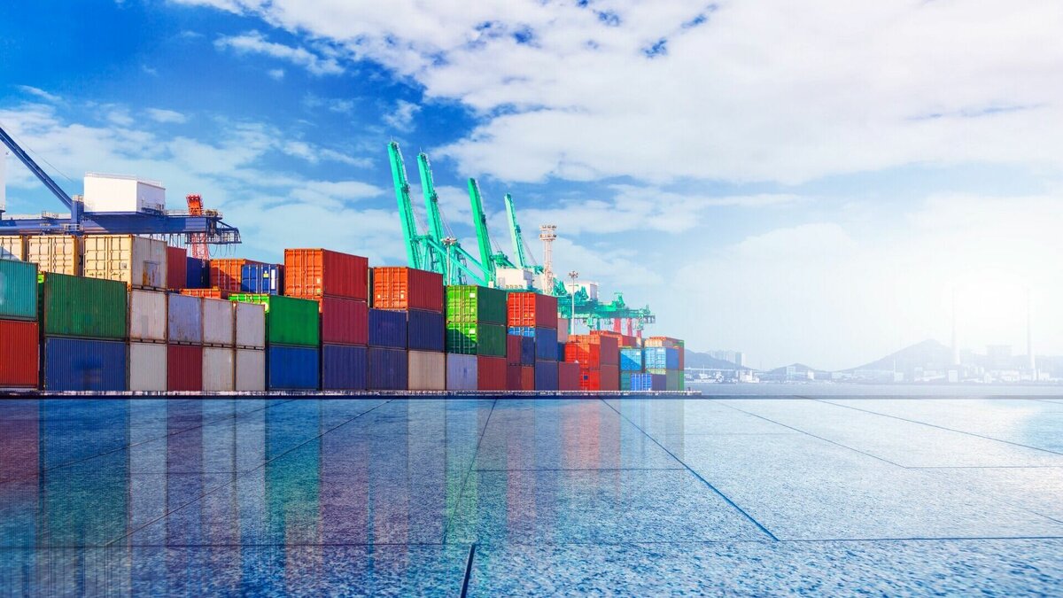     Глубоководный порт Манцзита расположен в 65 км от краевого центра в китайском городе Фуюань.