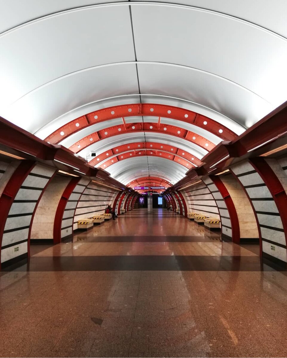 В подземном зале станции. Здесь и далее - фото автора, если не указано иное