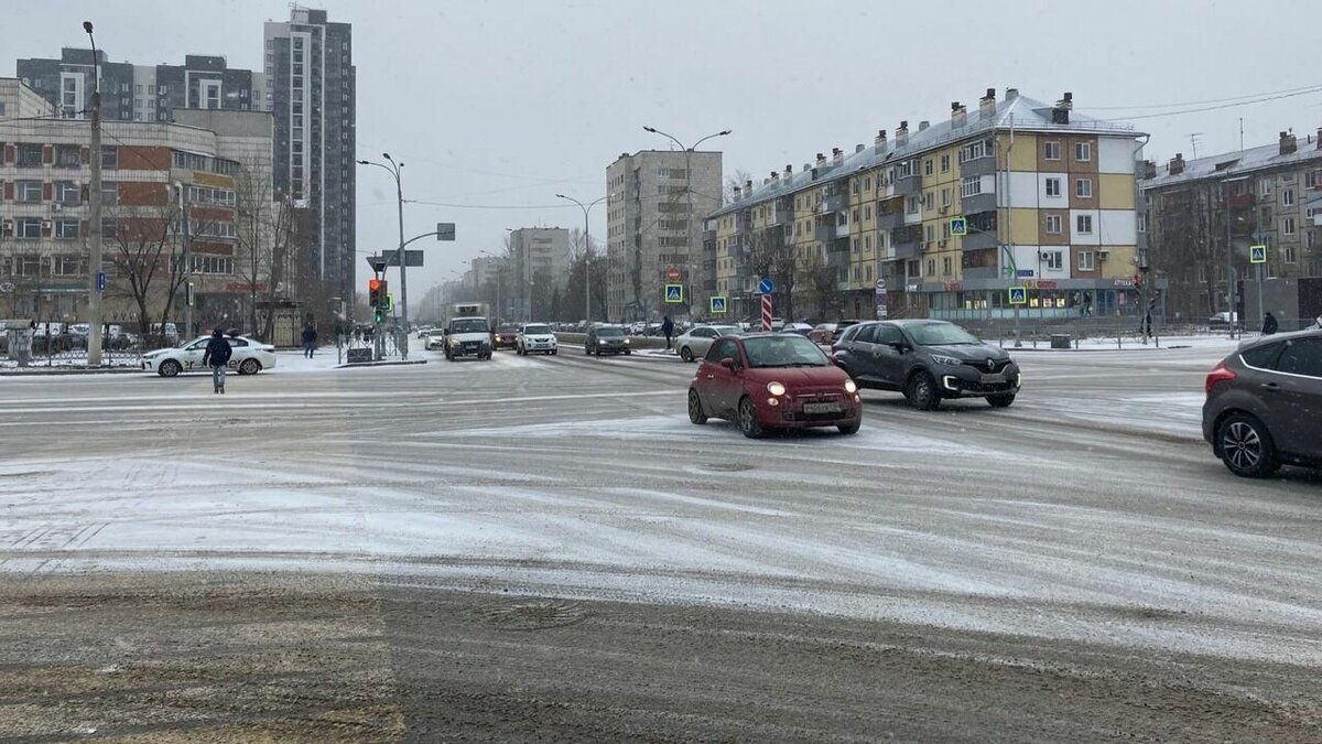     Жители Казани пожаловались Inkazan на состояние тротуаров на улицах Максимова и Лукина. Казанцы заявляют, что их не чистили уже долгое время.