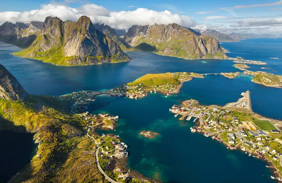 Острова у северо западного побережья. Восточное побережье австралии. Острова у северо западного побережья. Остров рикорда приморский край. Москен.