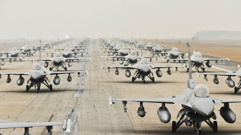     Истребители F-16