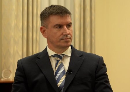    Экс-замминистра обороны Миронюк хранил в диване миллион долларов