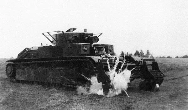 Т-28 с танковым тралом