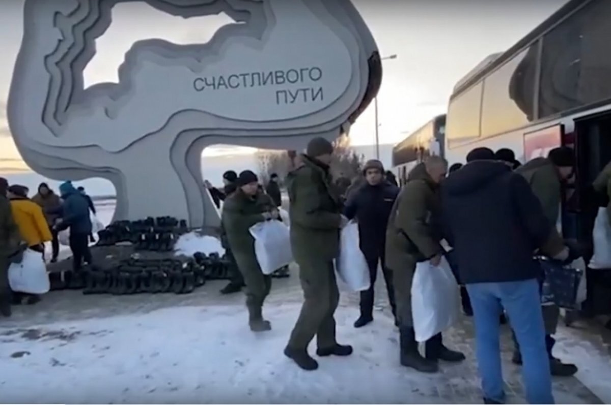    Из украинского плена вернули троих свердловчан