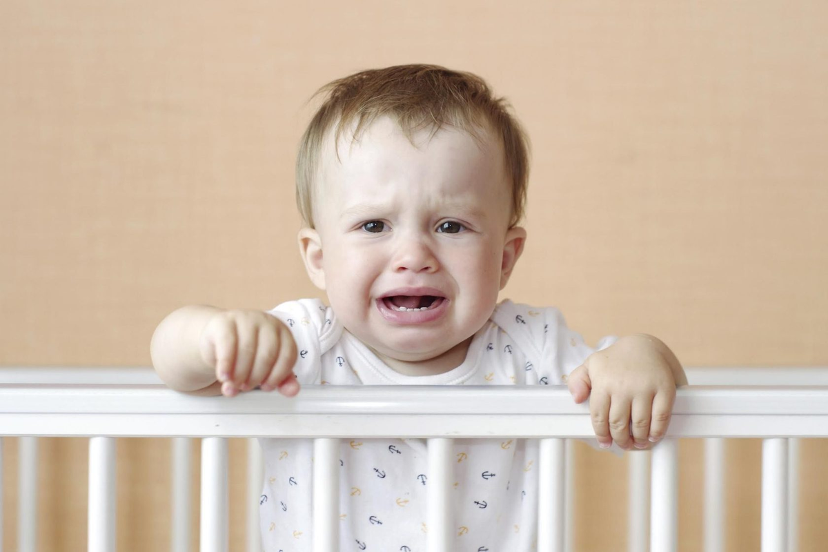 Почему ребенок просыпается с плачем