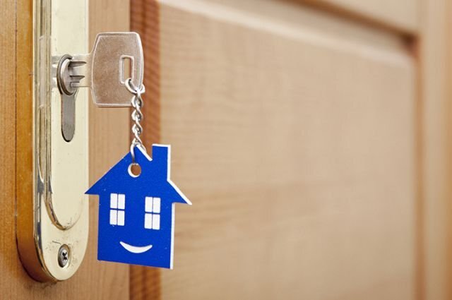    Когда переселят людей из аварийного дома в Полярных Зорях?