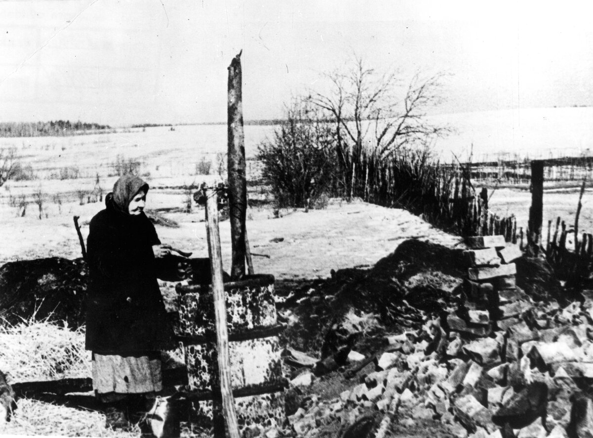 казнь немцев на площади калинина. расстрел в катынском лесу 1940 года. площадь калинина санкт-петербург казнь немцев. катынь мемориальный комплекс смоленск. смоленский расстрел.