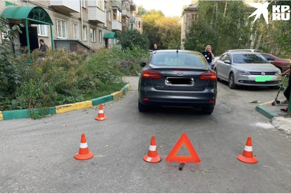    ДТП произошло во дворе на улице Жуковского. Фото: ГИБДД по Новосибирской области