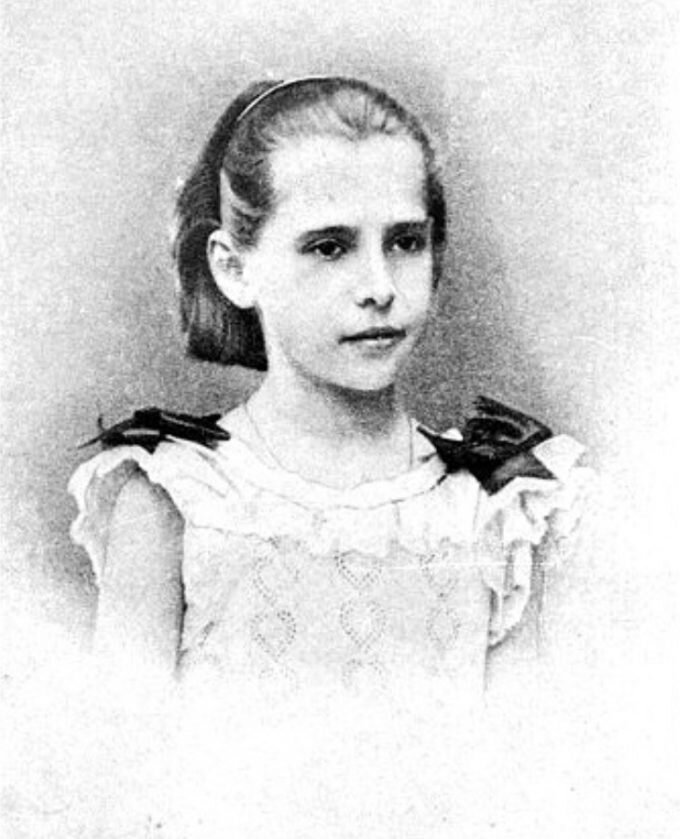 Лидия Воронова в 10 лет / Википедия