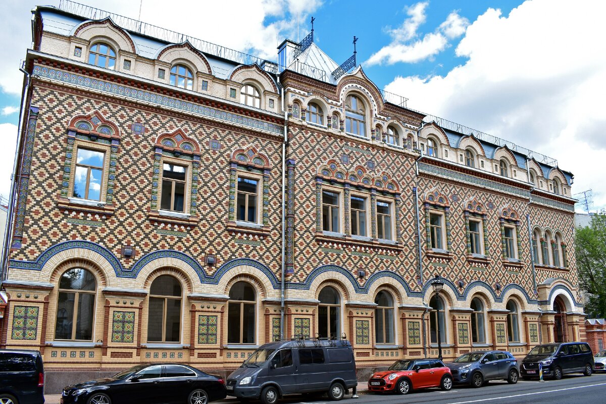 Особняк сказок санкт петербург. Псевдорусский стиль в Москве. Неорусский стиль 19 век в России. Неорусский стиль усадьбы Телегина. Псевдорусский стиль 19 век.