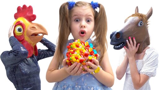 Ева и история про вредные сладости | Делает фруктовые конфетки