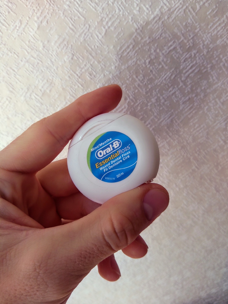 Та самая, которая доказала что можно и без зубной пасты и щетки