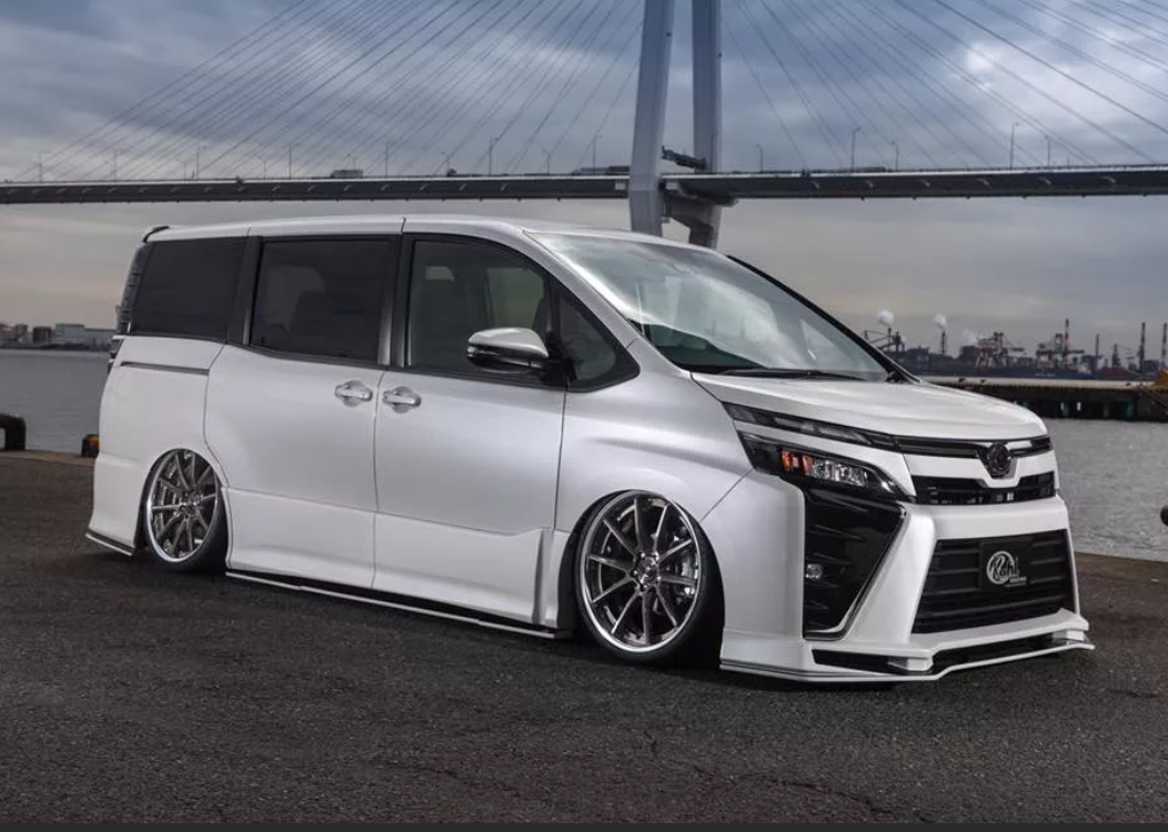 Toyota voxy hybrid 2014. Toyota voxy 2021. тойота вокси 2013. Toyota voxy 2007. Toyota voxy 2010.