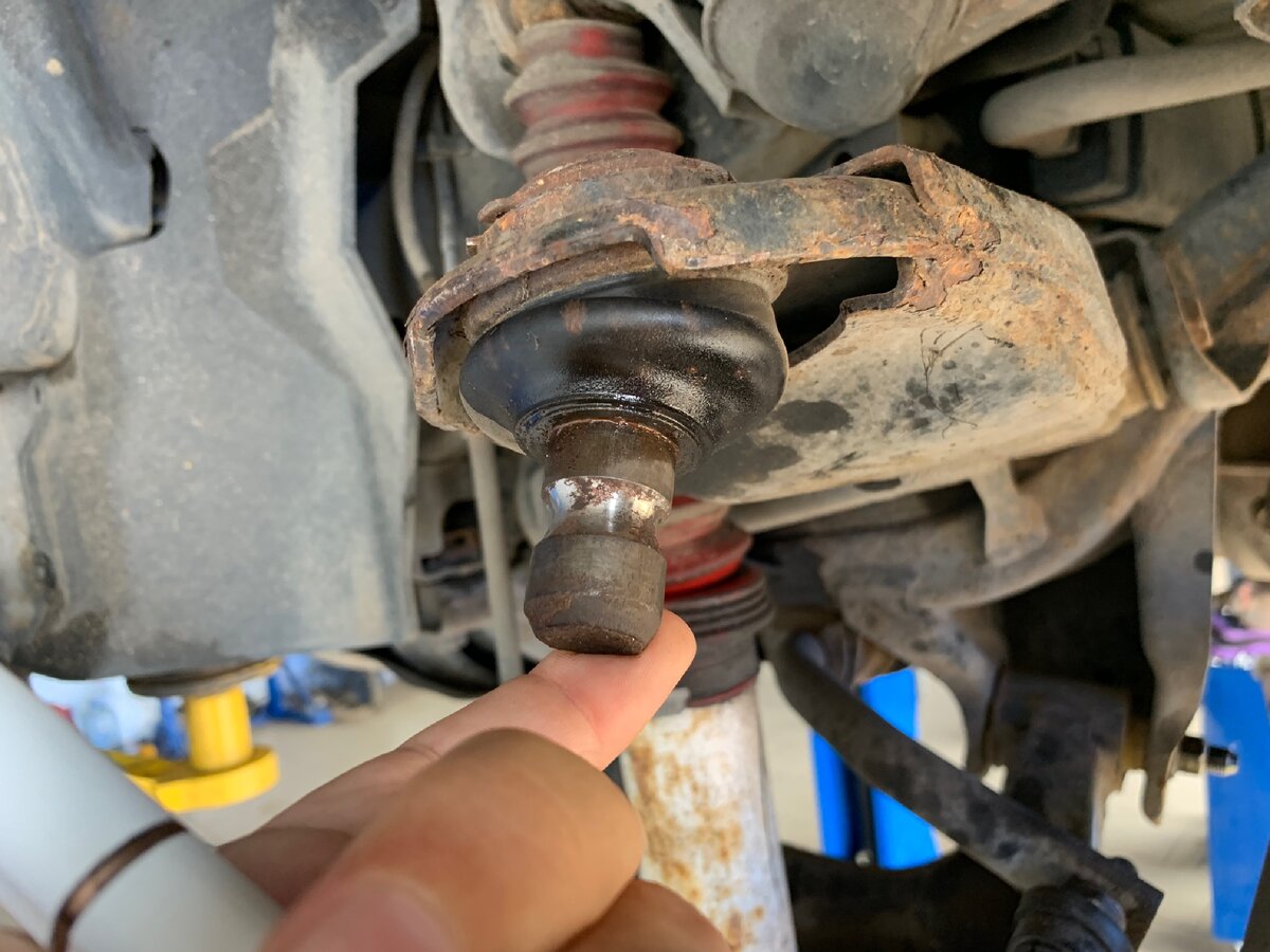 Вот в таком состоянии были шаровые на моем автомобиле