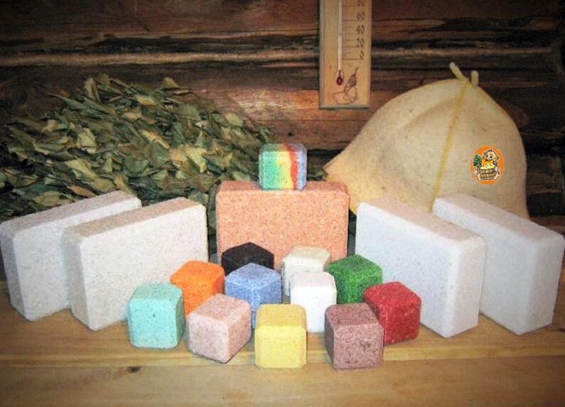 Вы думаете, это просто разноцветные детские кубики? Ничего подобного, это соляные брикеты для бани и сауны.